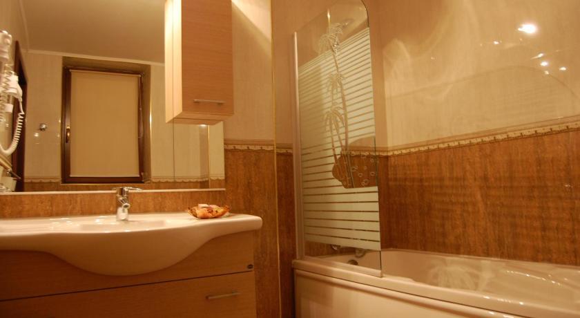 Hotel Esprit Брашов Номер фото